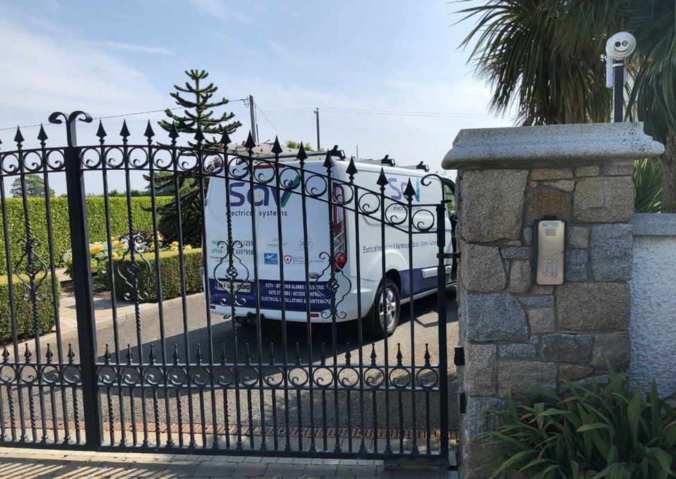 Twin leaf automated gate, GSM intercom and electronic security system installation