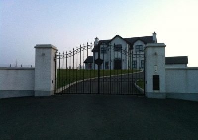 Twin leaf automated gate and intercom system installation