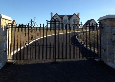 Twin leaf automated gate and intercom system installation