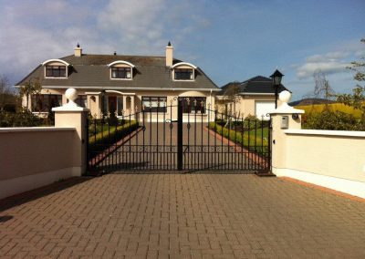 Twin leaf automated gate and intercom system installation