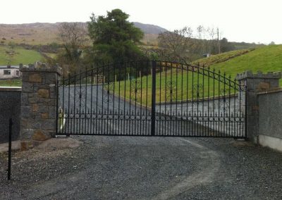 Twin leaf automated gate and intercom system installation