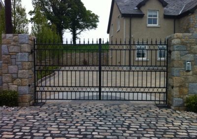 Twin leaf automated gate and intercom system installation