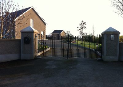 Twin leaf automated gate and intercom system installation