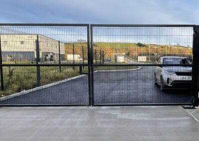 Twin leaf automated gate system